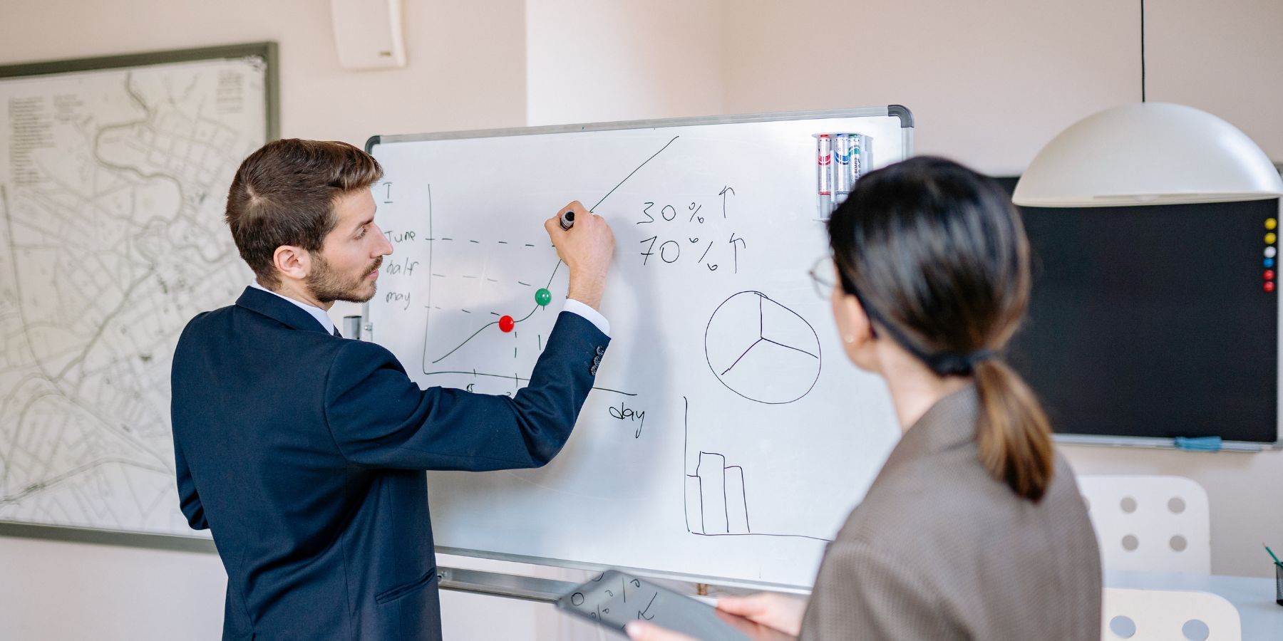 B2B SaaS retargeting campaign mapped to buyer journey stages, offers, CRM signals, and qualified pipeline progression.