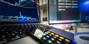 How to Measure Paid Media ROI in B2B SaaS With Long Sales Cycles